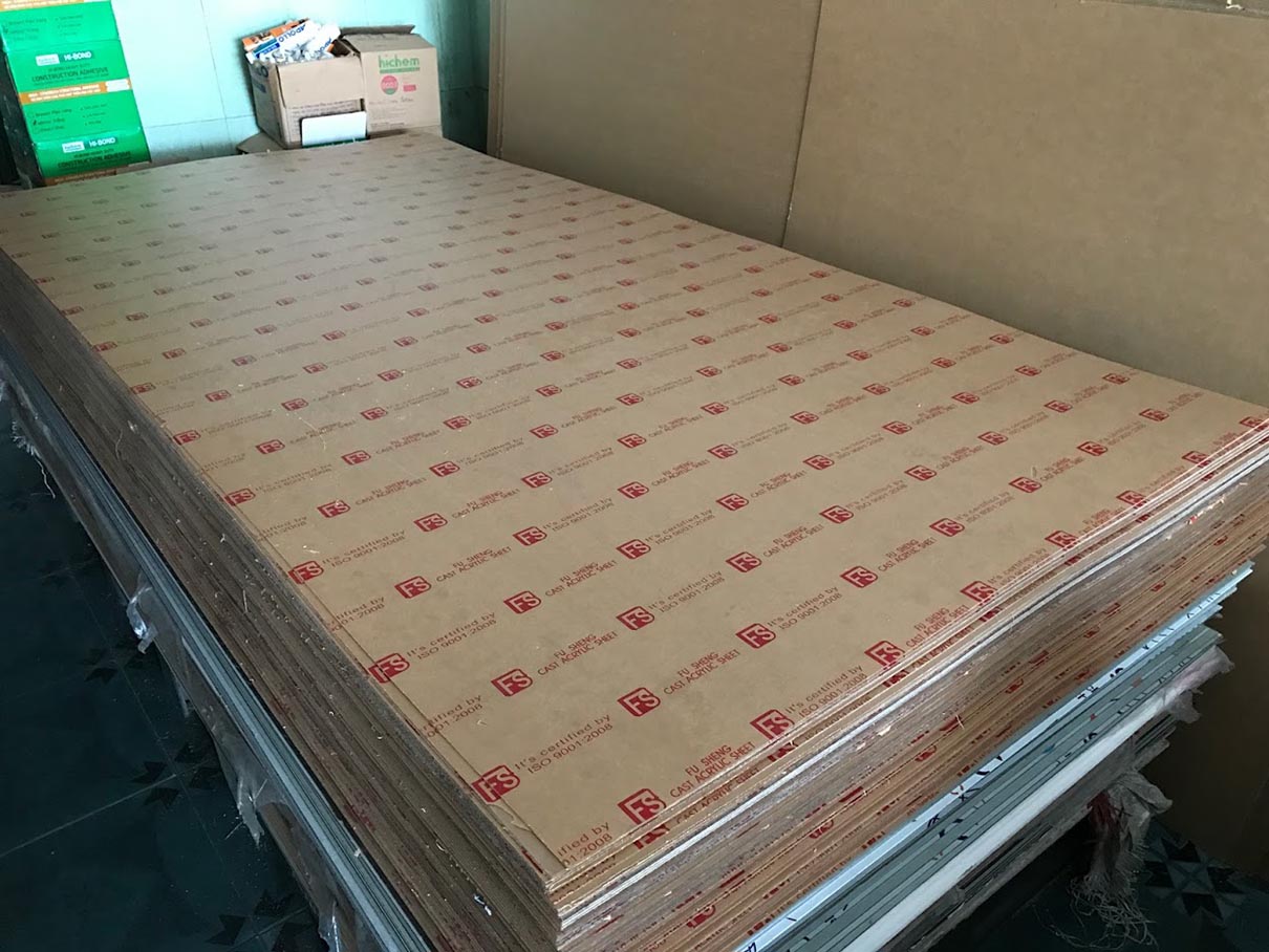 Thương hiệu sản xuất tấm nhựa mica nào tốt đáng tin cậy hiện nay